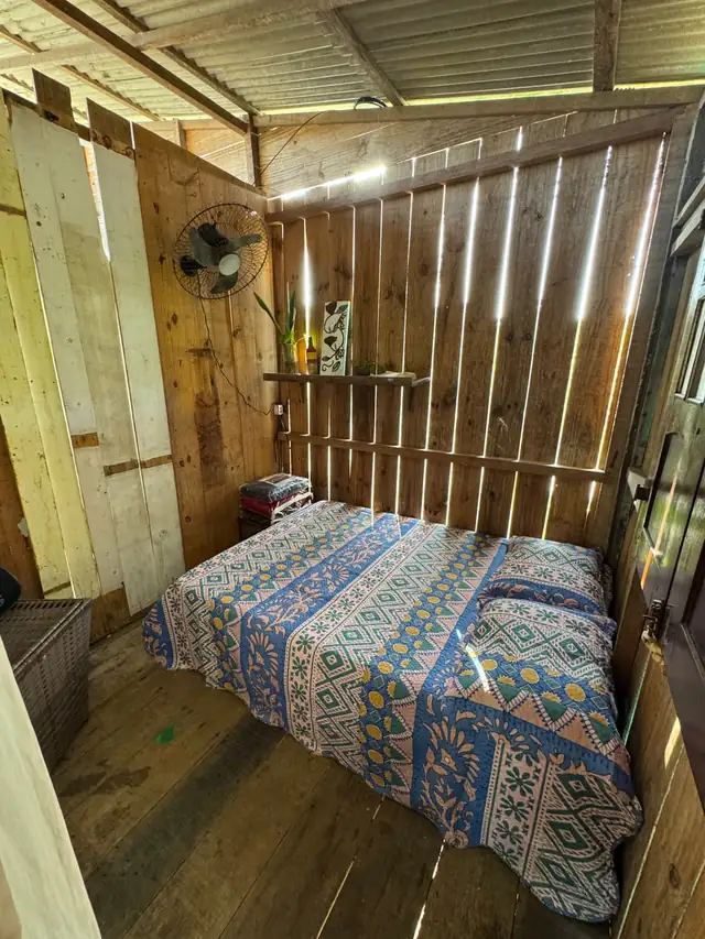 Quarto do Rancho Oliver com cama de casal